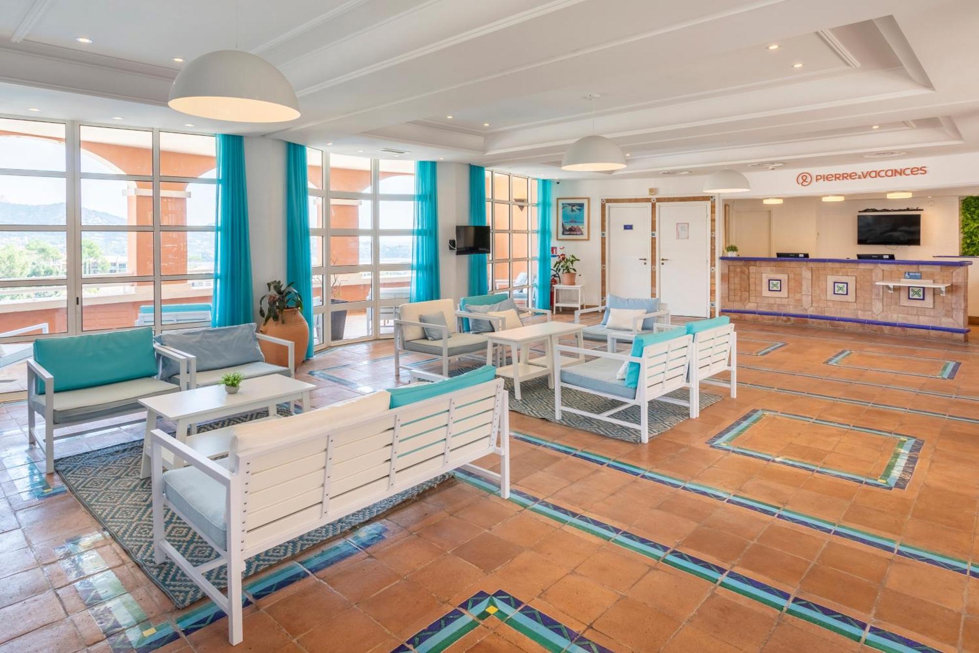 Hotel De L'Esterel Pierre & Vacances Saint-Raphael  Bagian luar foto
