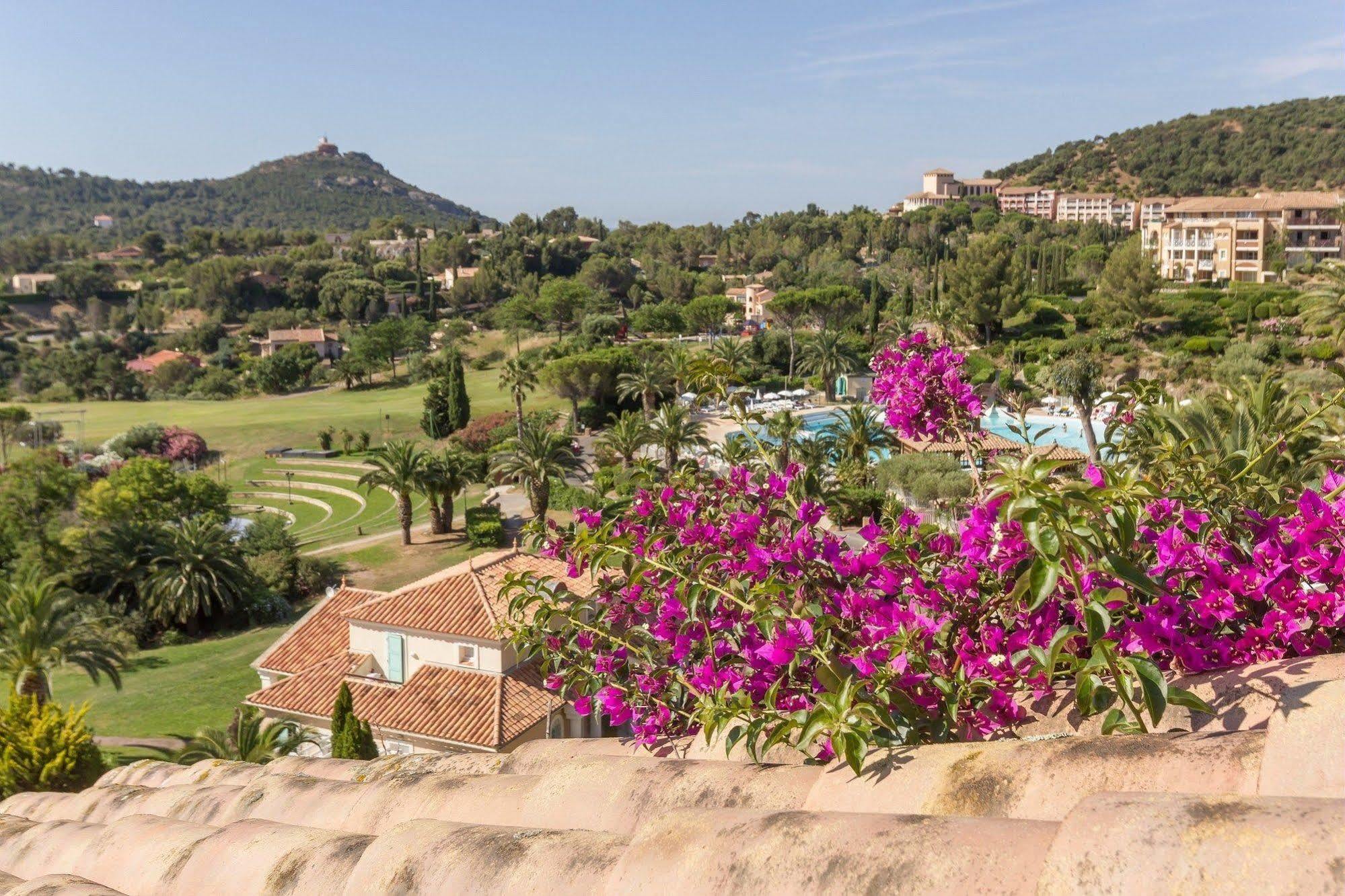 Hotel De L'Esterel Pierre & Vacances Saint-Raphael  Bagian luar foto