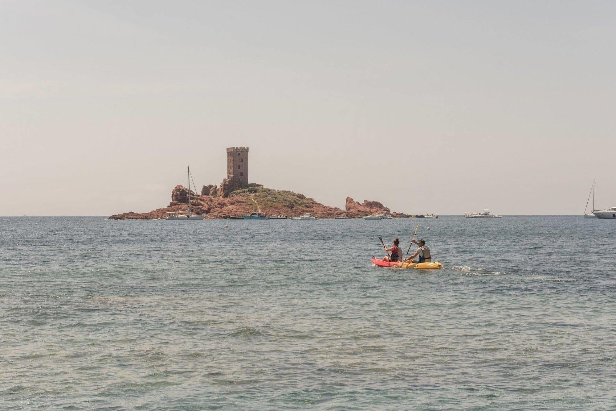 Hotel De L'Esterel Pierre & Vacances Saint-Raphael  Bagian luar foto